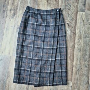 GH Bass vintage wrap skirt womens size 4 wool brown plaid lined career